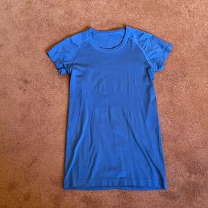 Lululemon t shirt